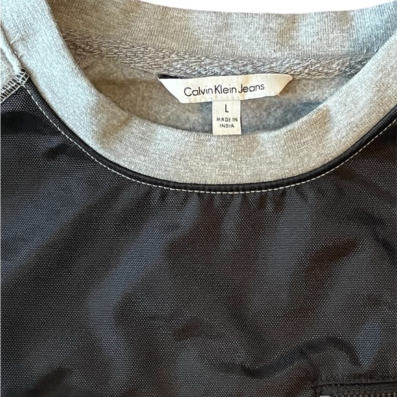 Calvin Klein Gray Women’s Performance Workout Fitness Sweatshirt Large Mesh - Picture 7 of 7
